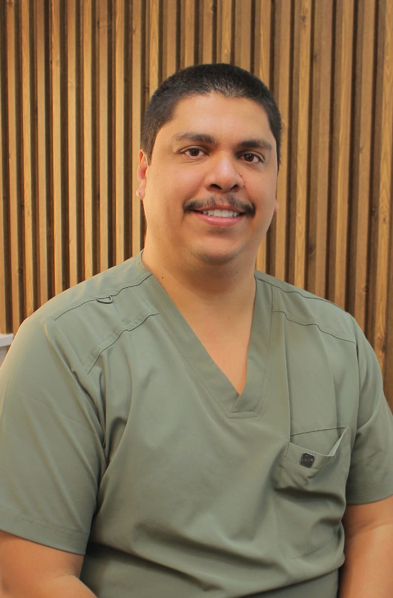 Dr. Andrés Bejarano, odontólogo en Oasis Dental CR
